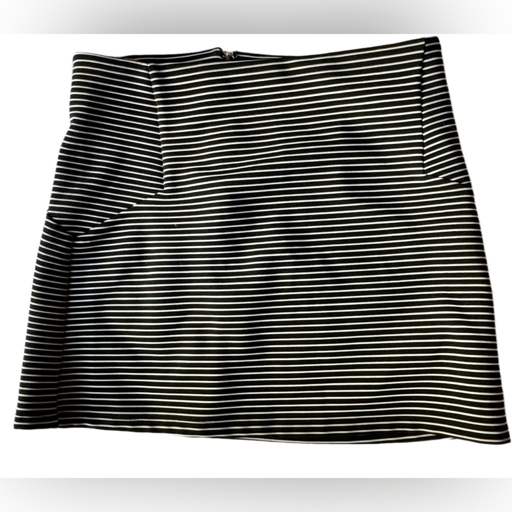 Topshop black white striped mini skirt, size 6